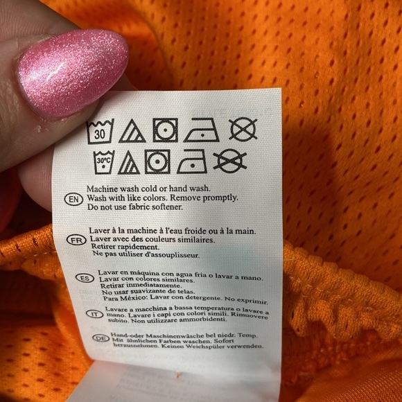 Kids orange basketball shorts, size XL. 2 pockets and drawstring. - Picture 5 of 5